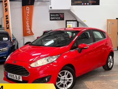 Used Ford Fiesta Zetec 98 HP (72 kW) 2015 Red Hatchback