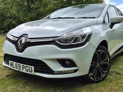 Used Renault Clio IV Iconic 90 HP (66 kW) 2019 White Hatchback