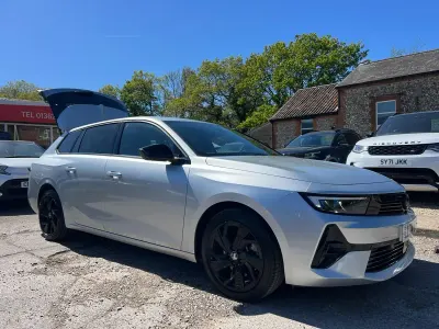 Usado Vauxhall Astra S 130 HP (95 kW) 2024 Cinzento Carrinha