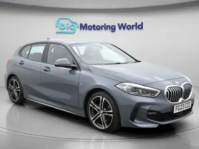 Używany BMW 118 M Sport 136 KM (100 kW) 2023 Szary Hatchback