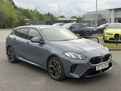 Begagnad BMW 120 M Sport 168 HK (123 kW) 2026 Grå Halvkombi