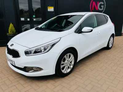 Used Kia Ceed 2012 White Hatchback