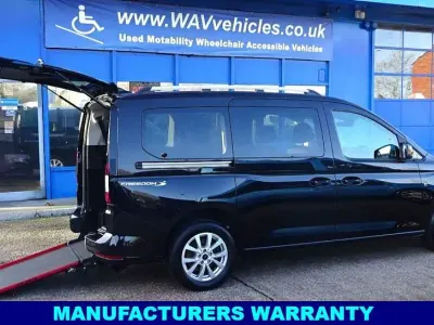 Used Ford Grand Tourneo Connect Titanium 122 HP (89 kW) 2024 Black MPV
