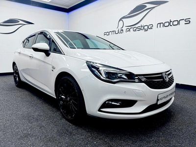 Used Vauxhall Astra Elite 136 HP (100 kW) 2017 White Hatchback