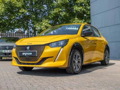 Used Peugeot e-208 Allure 98 kW (134 HP) 2022 Yellow Hatchback