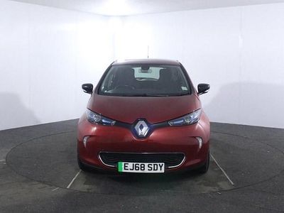 Used Renault Zoe Dynamique 67 kW (92 HP) 2018 Red Hatchback