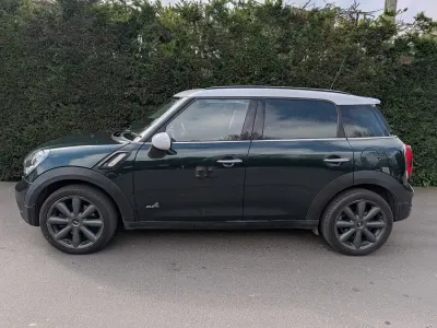 Usado Mini Cooper S Countryman 184 HP (135 kW) 2011 Verde SUV