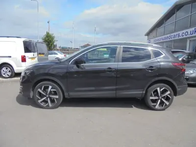 Used Nissan Qashqai Tekna 130 HP (95 kW) 2017 Black SUV