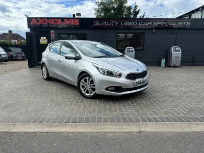 Usado Kia Ceed 2014 Prateado Citadino