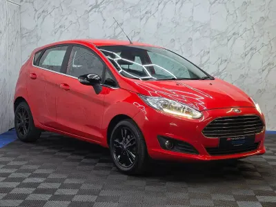 Used Ford Fiesta Zetec 100 HP (73 kW) 2015 Red Hatchback