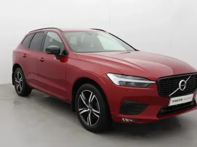 Usado Volvo XC60 R-Design 246 HP (180 kW) 2021 Vermelho SUV