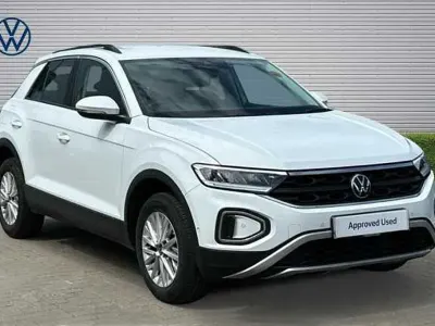 Used VW T-Roc Life 110 HP (80 kW) 2023 Pure white SUV
