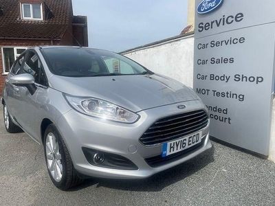 Used Ford Fiesta Titanium 100 HP (73 kW) 2016 Moondust silversilver Hatchback