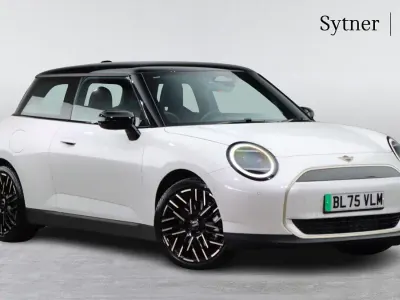 Używany Mini Cooper Hatch 133 kW (181 KM) 2025 Biały Hatchback
