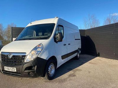 Used Vauxhall Movano 130 HP (95 kW) 2016 White MPV