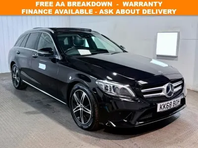 Usado Mercedes C220 Premium Plus 2019 Negro Familiar