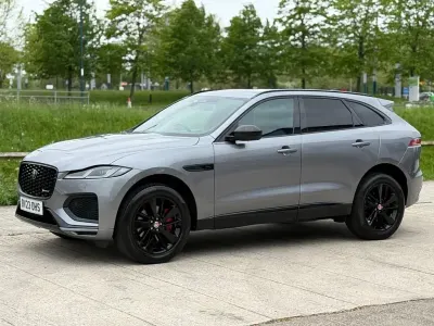 Begagnad Jaguar F-Pace R-Dynamic 2023 Grå SUV