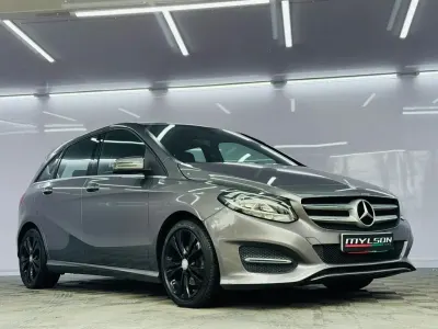 Begagnad Mercedes B200 136 HK (100 kW) 2015 Grå Minibuss