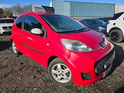 Used Peugeot 107 Sportium 68 HP (50 kW) 2012 Red Hatchback