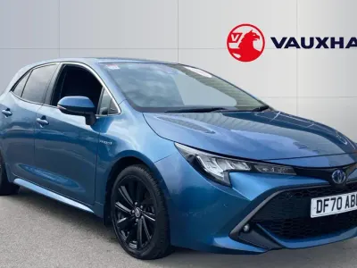 Begagnad Toyota Corolla Design 122 HK (89 kW) 2021 Blå Halvkombi