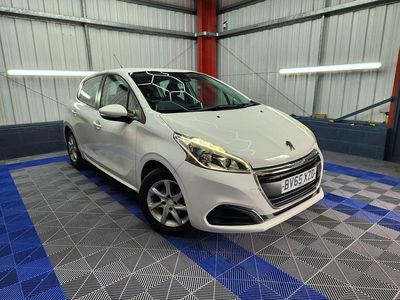 Used Peugeot 208 Active 82 HP (60 kW) 2015 White Hatchback