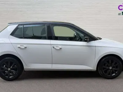 Used Skoda Fabia Colour Edition 90 HP (66 kW) 2017 White Hatchback