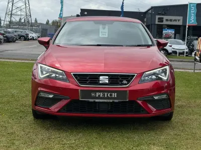 Begagnad Seat Leon FR Sport 148 HK (108 kW) 2019 Röd Halvkombi