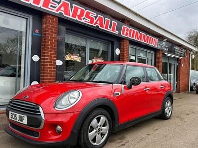 Used Mini ONE Hatch 102 HP (75 kW) 2015 Red Hatchback