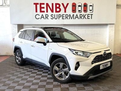 Used Toyota RAV4 218 HP (160 kW) 2019 White SUV