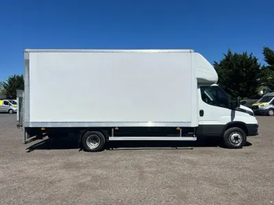Begagnad Iveco Daily 177 HK (130 kW) 2020 Vit