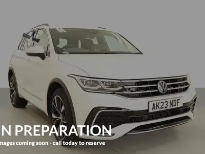 Używany VW Tiguan R-line 245 KM (180 kW) 2023 Biały SUV