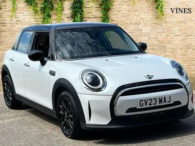 Used Mini Cooper Classic 136 HP (100 kW) 2022 White Hatchback