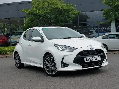 Used Toyota Yaris 116 HP (85 kW) 2022 White Hatchback