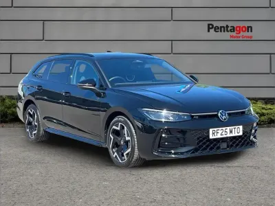 Używany VW Passat R-line 200 KM (147 kW) 2025 Czarny Kombi