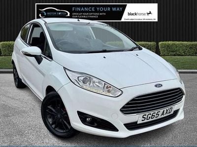 Used Ford Fiesta Zetec 82 HP (60 kW) 2015 White Hatchback