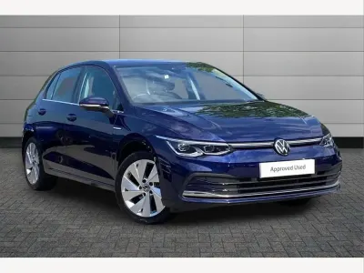 Usado VW Golf VIII Style 150 HP (110 kW) 2023 Azul Citadino