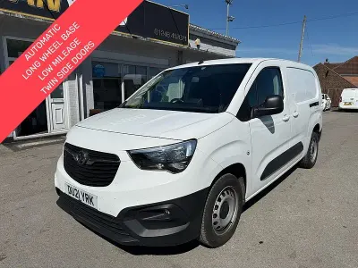 Used Vauxhall Combo Edition 130 HP (95 kW) 2021 White MPV