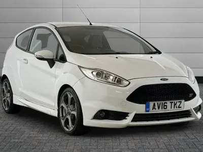 Used Ford Fiesta ST 180 HP (132 kW) 2016 White Hatchback