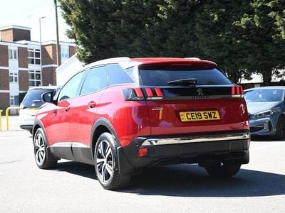 Begagnad Peugeot 3008 Allure 129 HK (94 kW) 2019 Röd SUV