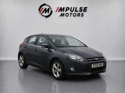Used Ford Focus Zetec 125 HP (91 kW) 2012 Grey Hatchback