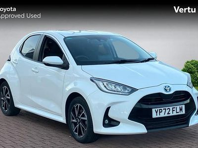 Used Toyota Yaris Hybrid Design 116 HP (85 kW) 2022 White Hatchback