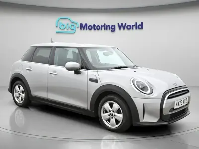 Używany Mini Cooper Classic 136 KM (100 kW) 2023 Srebrny Hatchback