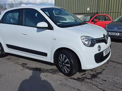 Used Renault Twingo Play 70 HP (51 kW) 2015 White Hatchback