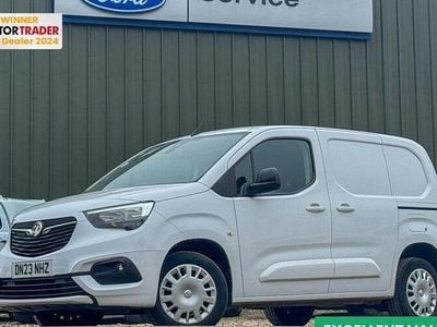 Used Vauxhall Combo 101 HP (74 kW) 2023 White MPV