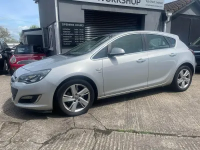 Second-hand Vauxhall Astra SRi 130 CP (95 kW) 2013 Argintiu Hatchback