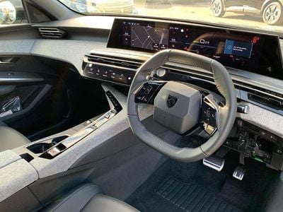 New Peugeot e-3008 Allure 156 kW (213 HP) 2025 Titane grey SUV