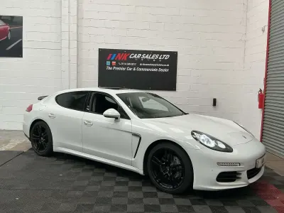 Used Porsche Panamera 300 HP (220 kW) 2013 White Hatchback
