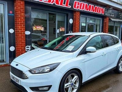 Used Ford Focus Zetec 125 HP (91 kW) 2016 White Hatchback