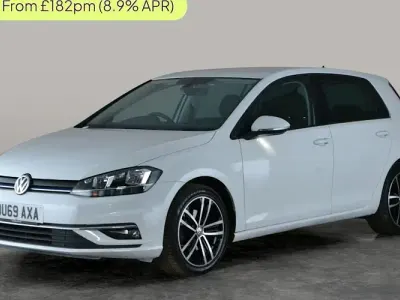 Begagnad VW Golf VII Match 131 HK (96 kW) 2019 Vit Halvkombi