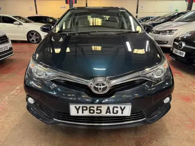 Used Toyota Auris Business Edition 116 HP (85 kW) 2015 Grey Hatchback